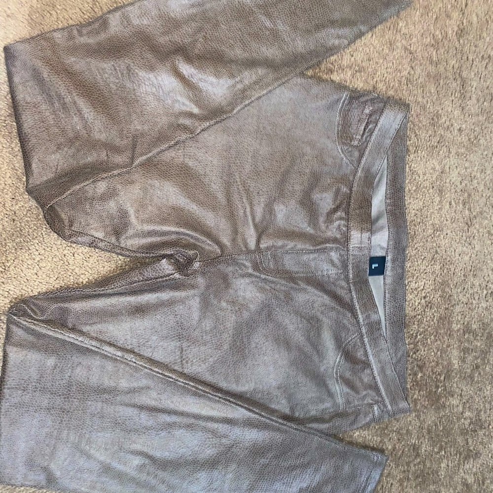 HUE snake print leggings